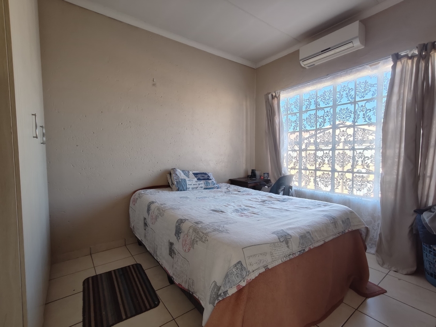 2 Bedroom Property for Sale in Waterval East North West